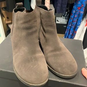 Easy spirit brown booties